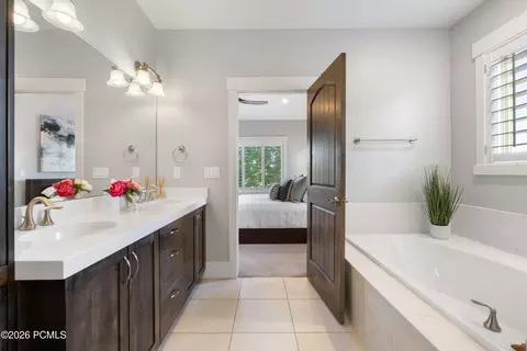 Bath - 1737 E Viewside Cir, Hideout, UT 84036 photo 1 of 2