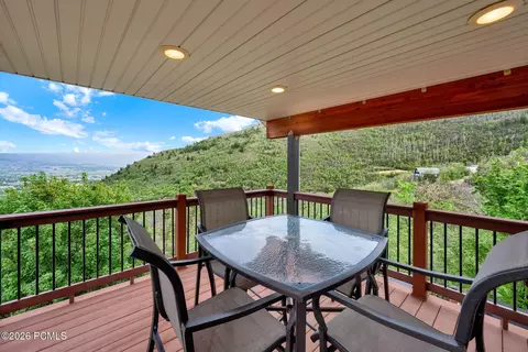 Exterior - 1121 N Willow Ln, Midway, UT 84049 photo 7 of 13