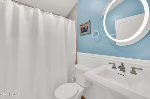 Bath - 1121 N Willow Ln, Midway, UT 84049 photo 3 of 3
