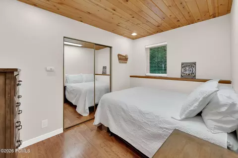 Bedroom - 1121 N Willow Ln, Midway, UT 84049 photo 2 of 4