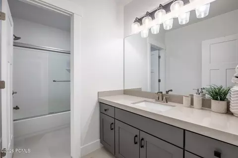 Bath - 1505 S 1140, Daniel, UT 84032 photo 11 of 11