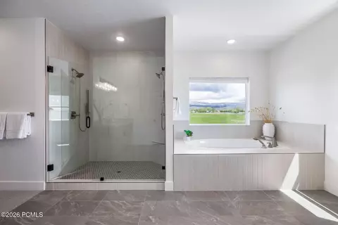 Bath - 1505 S 1140, Daniel, UT 84032 photo 7 of 11