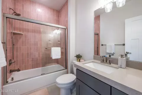 Bath - 1505 S 1140, Daniel, UT 84032 photo 10 of 11