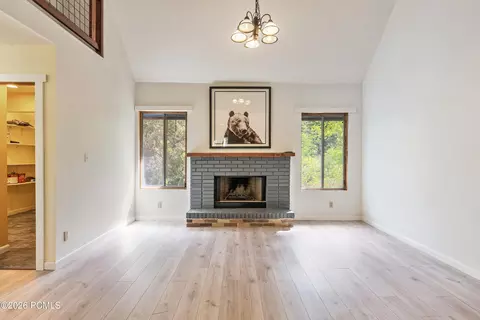 Living - 5317 E Targee Dr, Oakley, UT 84055 photo 2 of 7