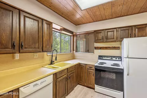 Kitchen - 5317 E Targee Dr, Oakley, UT 84055 photo 3 of 4