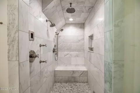 Bath - 2400 E Walker Ln, Holladay, UT 84117 photo 2 of 7