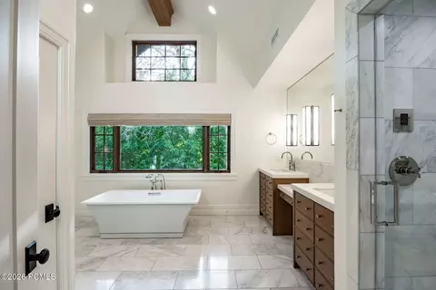 Bath - 2400 E Walker Ln, Holladay, UT 84117 photo 1 of 7