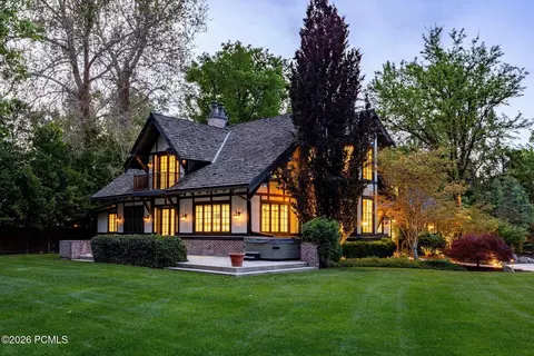 Exterior - 2400 E Walker Ln, Holladay, UT 84117 photo 17 of 32