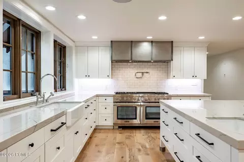 Kitchen - 2400 E Walker Ln, Holladay, UT 84117 photo 3 of 8
