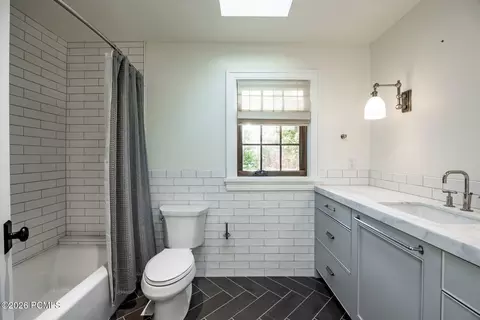 Bath - 2400 E Walker Ln, Holladay, UT 84117 photo 5 of 7