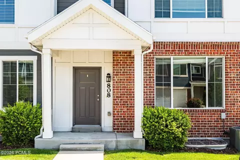 808 Newfield Dr, Sandy, UT 84094
