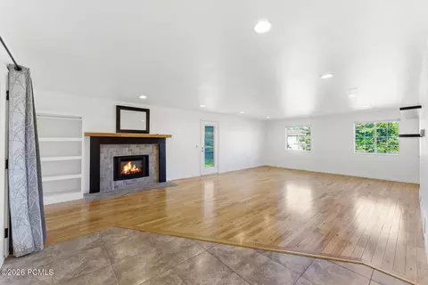 Living - 3463 S 400 E, Bountiful, UT 84010 photo 3 of 9