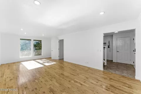 Living - 3463 S 400 E, Bountiful, UT 84010 photo 6 of 9