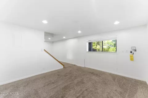 Living - 3463 S 400 E, Bountiful, UT 84010 photo 7 of 9