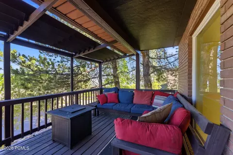 Exterior - 3463 S 400 E, Bountiful, UT 84010 photo 4 of 9