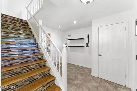 Entry Way - 3463 S 400 E, Bountiful, UT 84010 photo 3 of 3