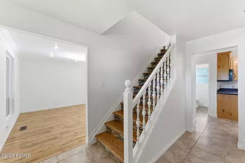 Entry Way - 3463 S 400 E, Bountiful, UT 84010 photo 2 of 3