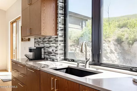 Kitchen - 11418 N White Tail Ct, Hideout, UT 84036 photo 4 of 6