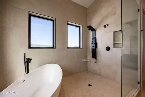 Bath - 11418 N White Tail Ct, Hideout, UT 84036 photo 2 of 5