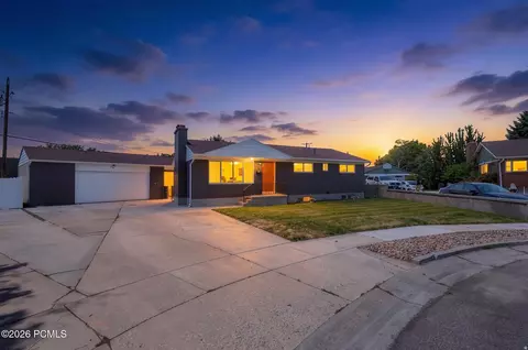 3770 W El Glen Ave, West Valley City, UT 84120