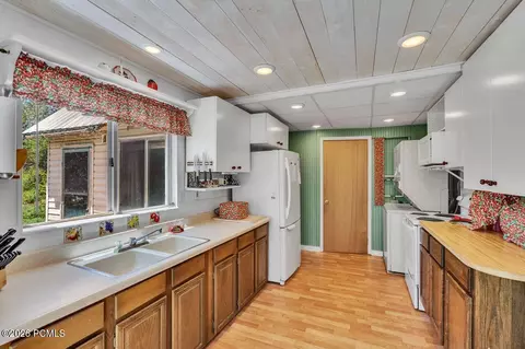 Kitchen - 6829 E Apache Way, Oakley, UT 84055 photo 1 of 3