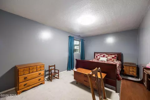 Bedroom - 4366 N Meadow Ln, Oakley, UT 84055 photo 2 of 4