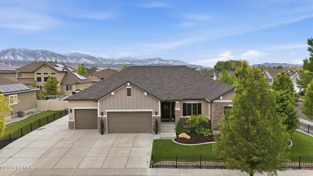 121 W Misty Brook Ln, Tooele, UT 84074