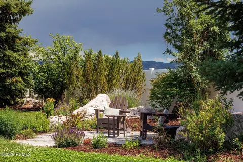 1065 Windsor Dr, North Salt Lake, UT 84054