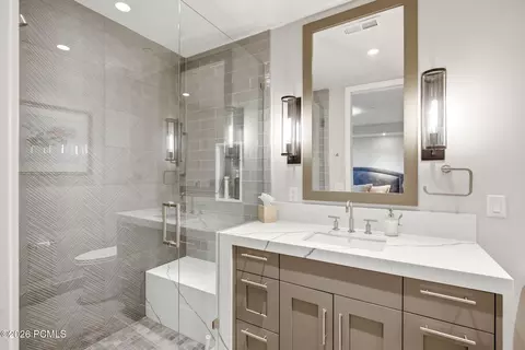 Bath - 4045 E Coopers Hawk Loop, Kamas, UT 84036 photo 5 of 6