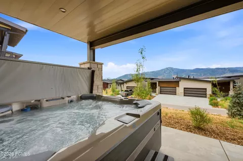 Exterior - 11589 N Deepwater Dr, Hideout, UT 84036 photo 6 of 8