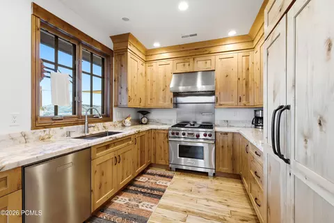 Kitchen - 10845 N Hideout Cv, Hideout, UT 84036 photo 2 of 3