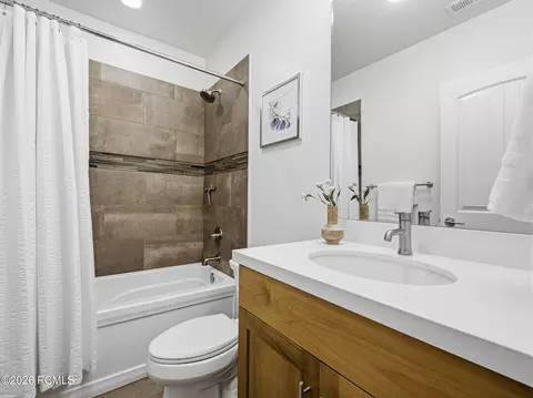 Bath - 402 Shadow Hill Rd, Wanship, UT 84017 photo 8 of 9