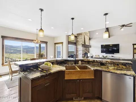 Kitchen - 402 Shadow Hill Rd, Wanship, UT 84017 photo 4 of 8