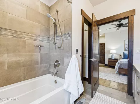 Bath - 402 Shadow Hill Rd, Wanship, UT 84017 photo 4 of 9