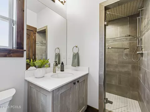 Bath - 402 Shadow Hill Rd, Wanship, UT 84017 photo 5 of 9