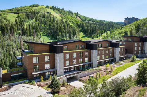 3267 W Deer Hollow Rd #2402, Park City, UT 84060