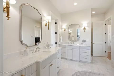Bath - 763 E Stone Barn Ln, Midway, UT 84049 photo 4 of 7