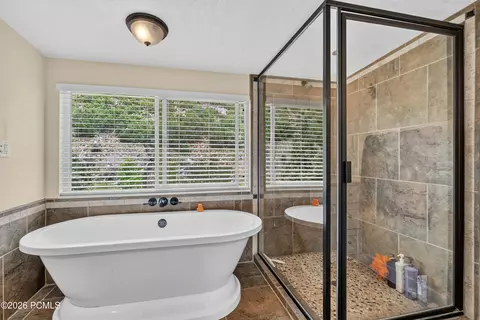 Bath - 5288 Killkare Way, Woodland, UT 84036 photo 3 of 5