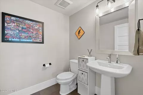 Bath - 11463 N Perspective Dr, Hideout, UT 84036 photo 5 of 6