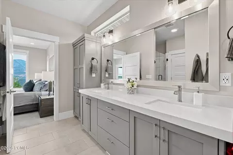 Bath - 11463 N Perspective Dr, Hideout, UT 84036 photo 3 of 6