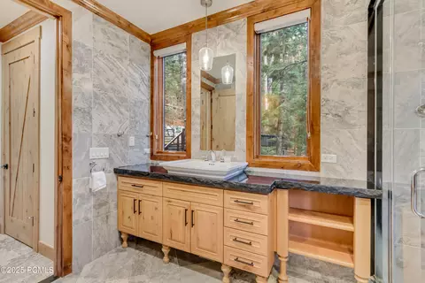 Bath - 3009 E Black Forest Rd, Sundance, UT 84604 photo 2 of 7
