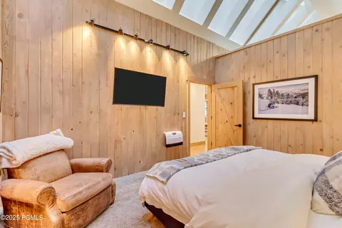 Bedroom - 3009 E Black Forest Rd, Sundance, UT 84604 photo 4 of 8