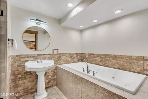 Bath - 3009 E Black Forest Rd, Sundance, UT 84604 photo 7 of 7