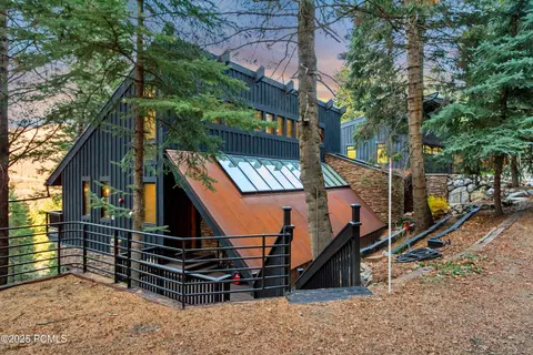 Exterior - 3009 E Black Forest Rd, Sundance, UT 84604 photo 5 of 6