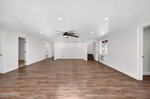Living - 640 N Juniper St, Hildale, UT 84784 photo 3 of 5