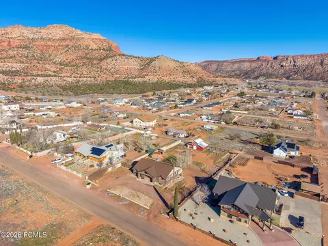 View/Area - 640 N Juniper St, Hildale, UT 84784 photo 12 of 20