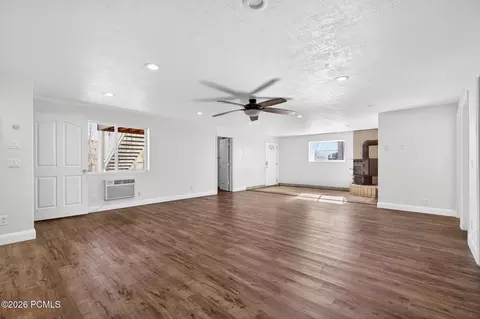 Living - 640 N Juniper St, Hildale, UT 84784 photo 5 of 5