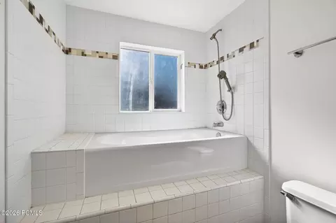 Bath - 640 N Juniper St, Hildale, UT 84784 photo 9 of 9