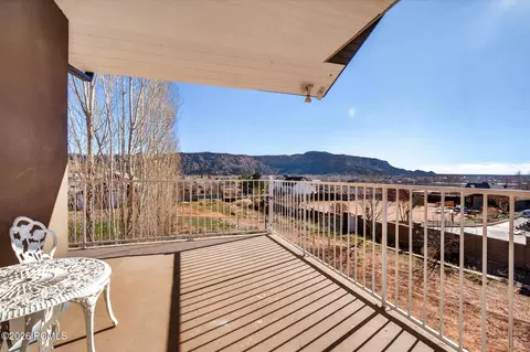 Exterior - 640 N Juniper St, Hildale, UT 84784 photo 3 of 11