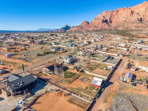 View/Area - 640 N Juniper St, Hildale, UT 84784 photo 14 of 20